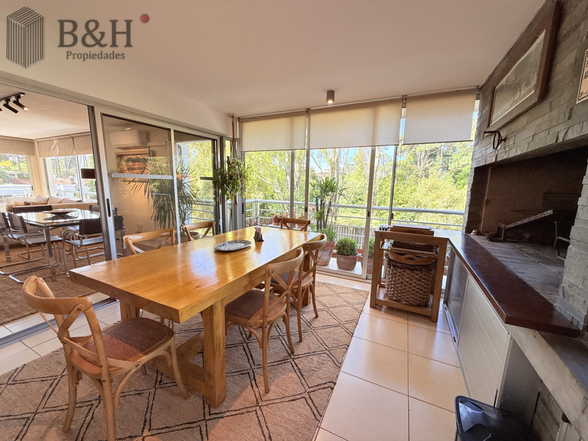 Apartamento ID.7466 - venta apartamento 3 dormitorios. Playa mansa, Punta del Este.