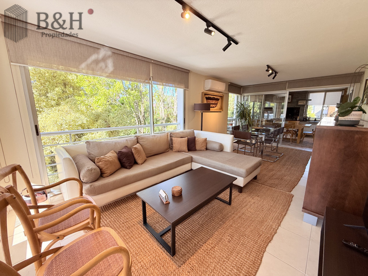 Apartamento ID.7466 - venta apartamento 3 dormitorios. Playa mansa, Punta del Este.