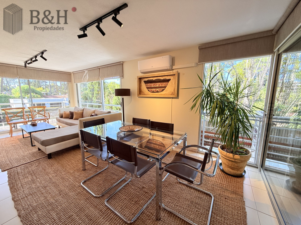 Apartamento ID.7466 - venta apartamento 3 dormitorios. Playa mansa, Punta del Este.