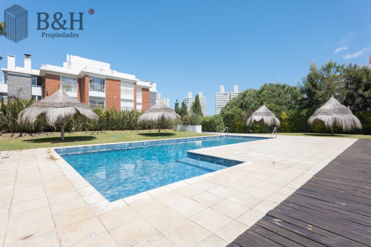 Apartamento ID.7466 - venta apartamento 3 dormitorios. Playa mansa, Punta del Este.