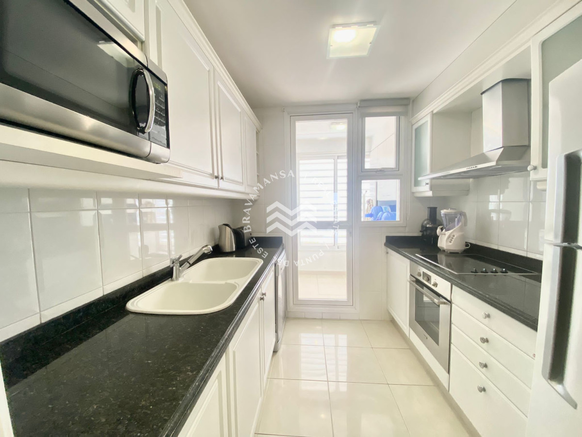 Apartamento ID.43 - Venta Apartamento 3 dormitorios en suite - Primera Línea Punta del Este 