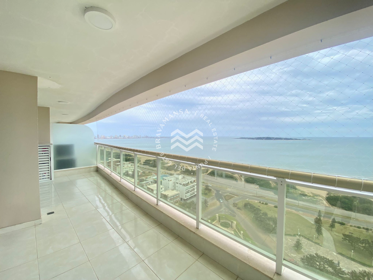 Apartamento ID.43 - Venta Apartamento 3 dormitorios en suite - Primera Línea Punta del Este 