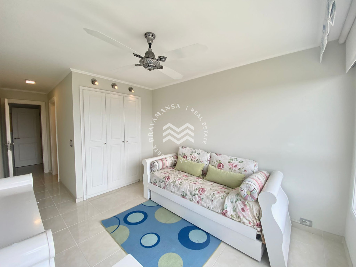 Apartamento ID.43 - Venta Apartamento 3 dormitorios en suite - Primera Línea Punta del Este 