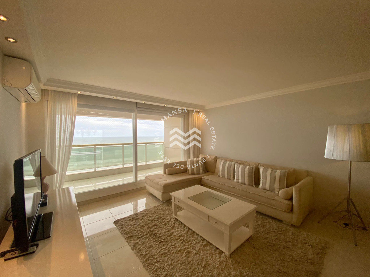 Apartamento ID.43 - Venta Apartamento 3 dormitorios en suite - Primera Línea Punta del Este 