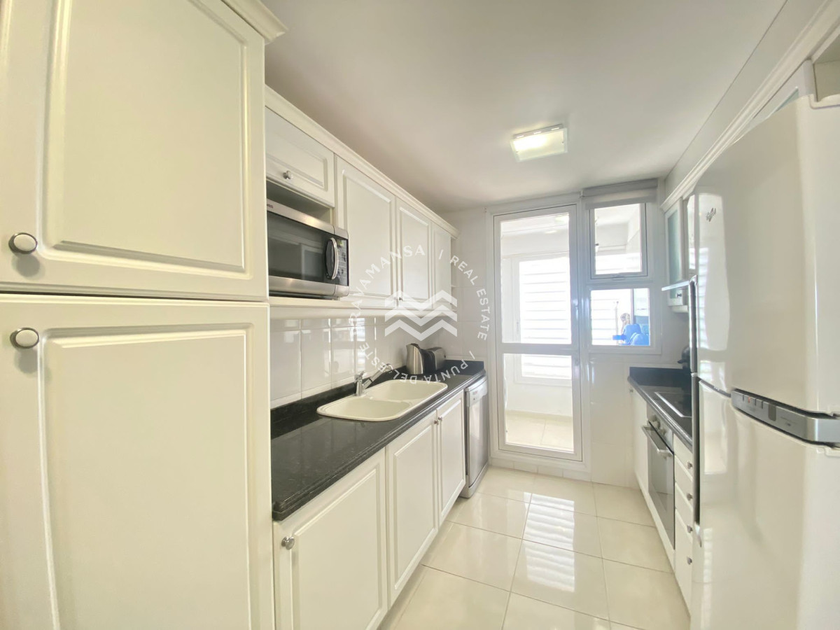 Apartamento ID.43 - Venta Apartamento 3 dormitorios en suite - Primera Línea Punta del Este 