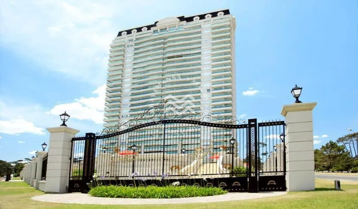 Apartamento ID.43 - Venta Apartamento 3 dormitorios en suite - Primera Línea Punta del Este 