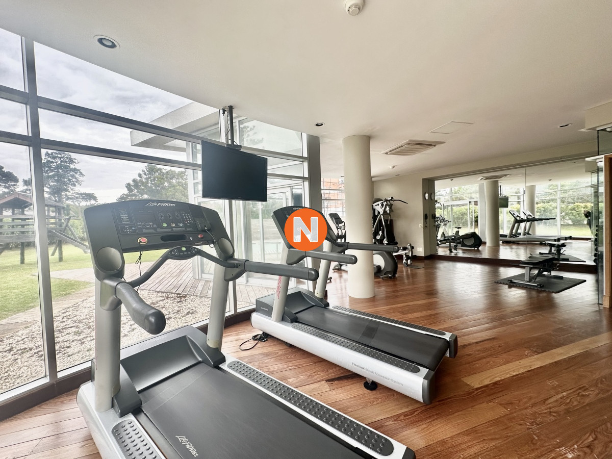 Apartamento Ref.221991 - Venta Excepcional Departamento - 2 Dormitorios + Servicio - Mansa Punta Del Este 