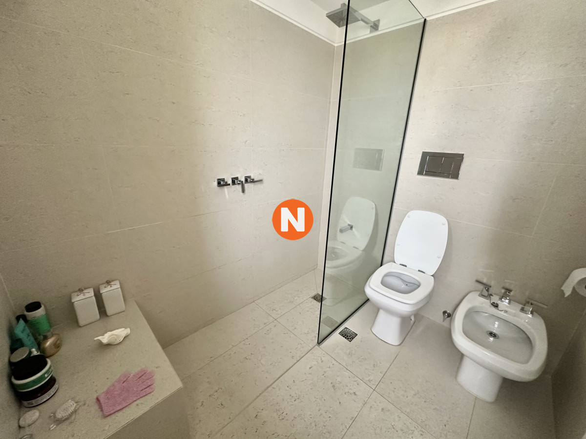 Apartamento Ref.222062 - Alquiler Apartamento primera línea 4 dormitorios