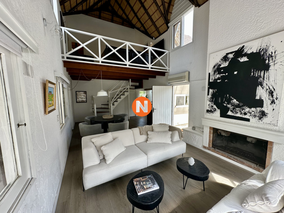 Casa Ref.225354 - Venta Casa 3 dormitorios + dependencia. Rincón del indio, Punta del Este. 
