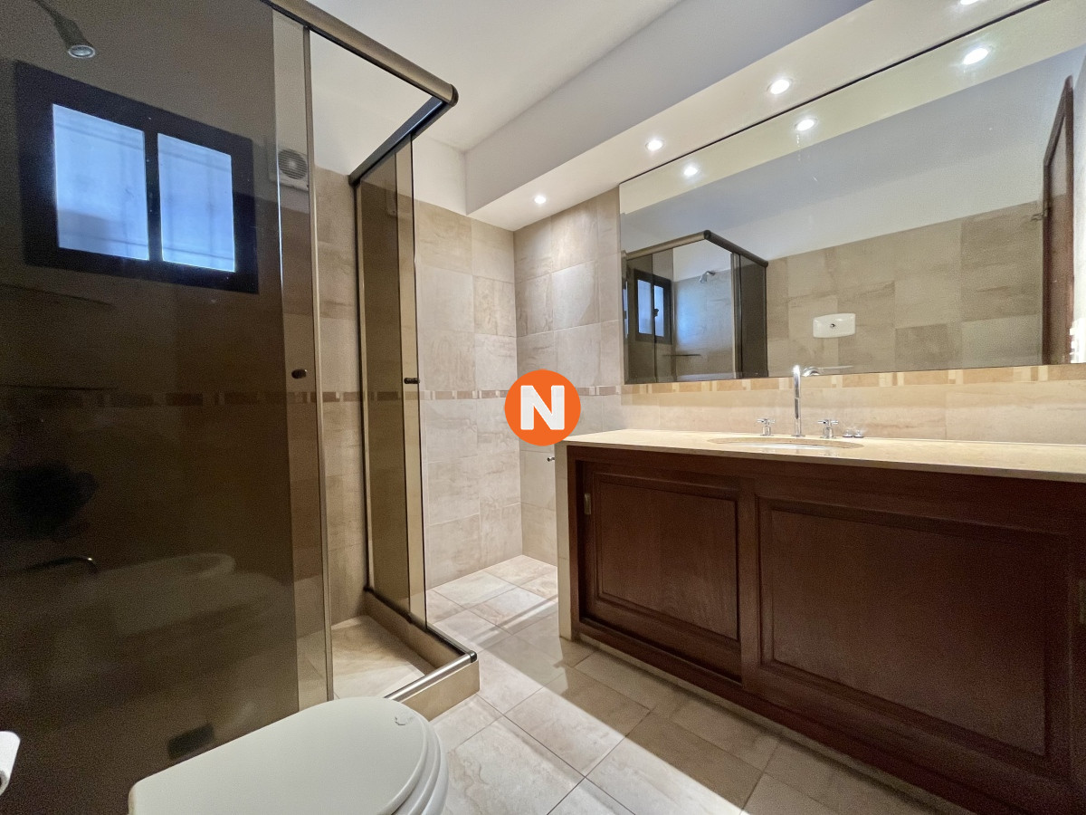 Casa Ref.223161 - Venta espectacular casa en Punta del Este, Pinares - 4 dormitorios