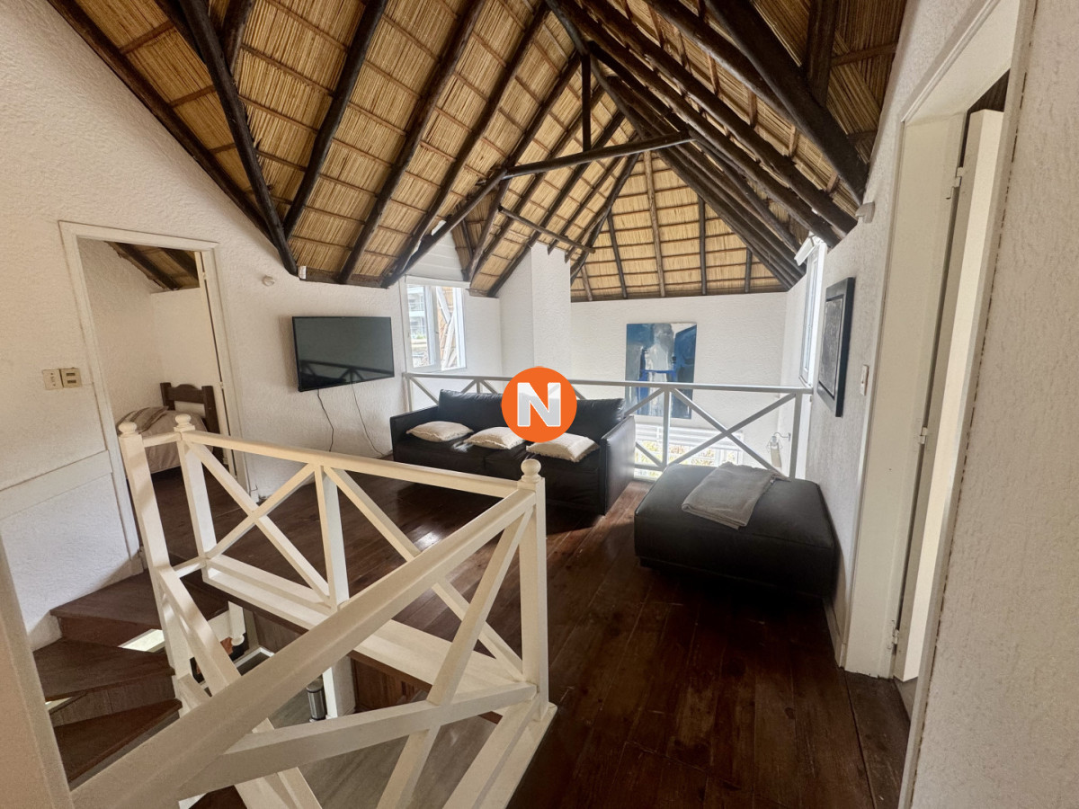Casa Ref.225354 - Venta Casa 3 dormitorios + dependencia. Rincón del indio, Punta del Este. 