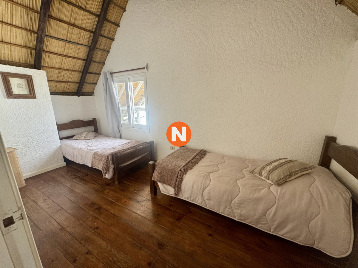 Casa Ref.225354 - Venta Casa 3 dormitorios + dependencia. Rincón del indio, Punta del Este. 