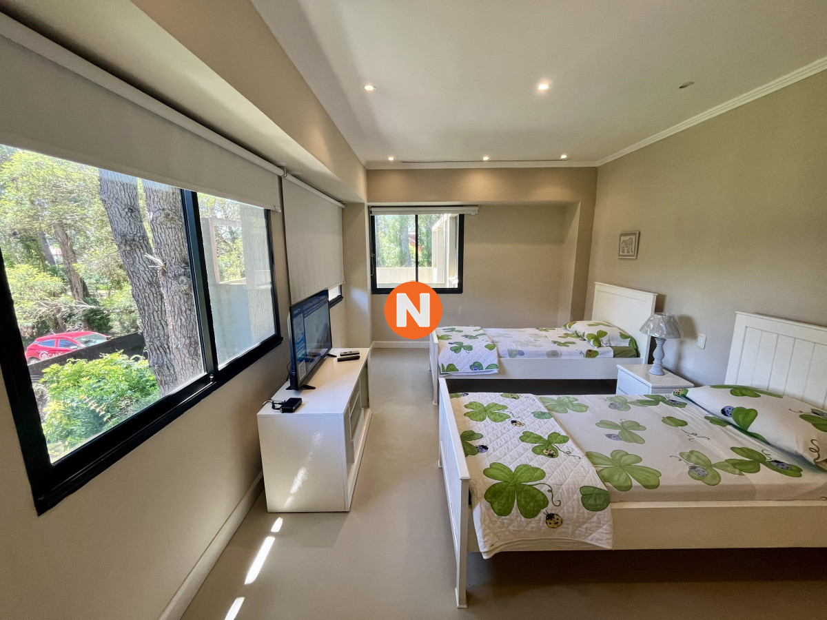 Casa Ref.226093 - Venta casa 5 dormitorios. Playa brava, Punta del Este