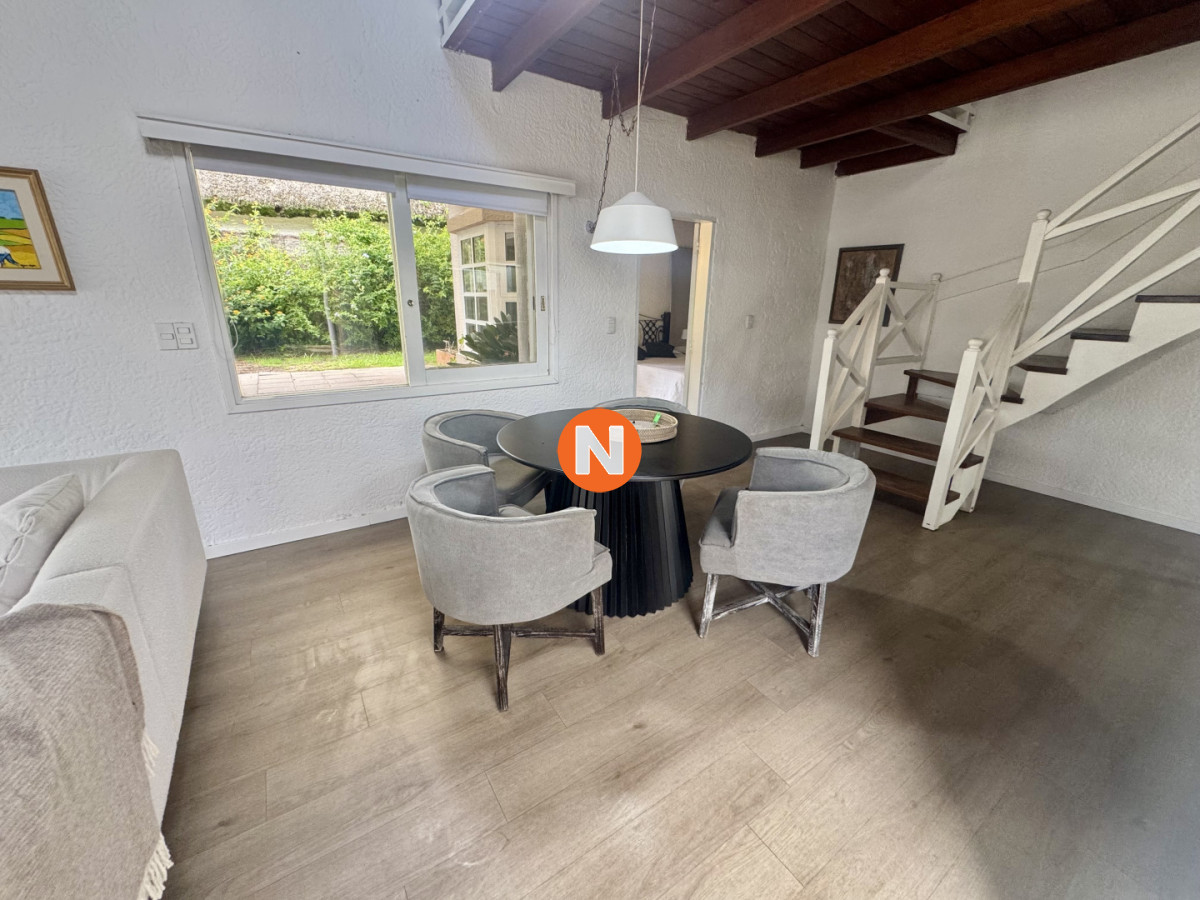 Casa Ref.225354 - Venta Casa 3 dormitorios + dependencia. Rincón del indio, Punta del Este. 