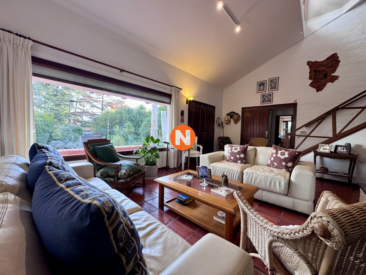 Casa Ref.225678 - VENTA CASA 3 DORMITORIO PUNTA DEL ESTE-SAN RAFAEL