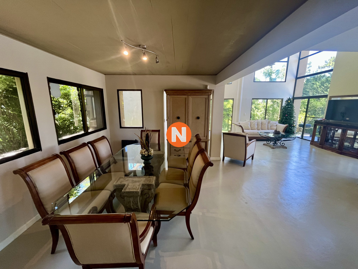 Casa Ref.226093 - Venta casa 5 dormitorios. Playa brava, Punta del Este