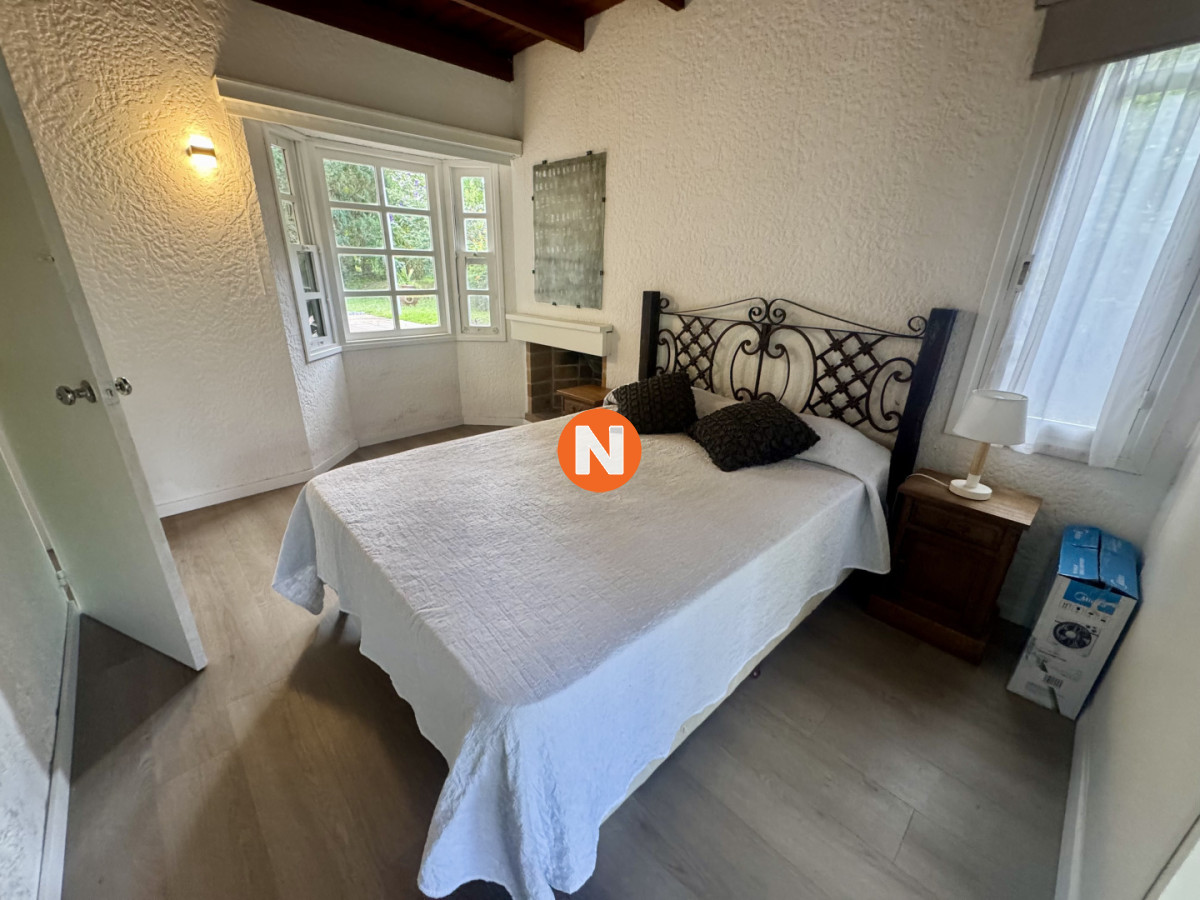 Casa Ref.225354 - Venta Casa 3 dormitorios + dependencia. Rincón del indio, Punta del Este. 