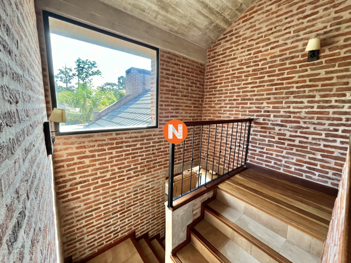 Casa Ref.223161 - Venta espectacular casa en Punta del Este, Pinares - 4 dormitorios