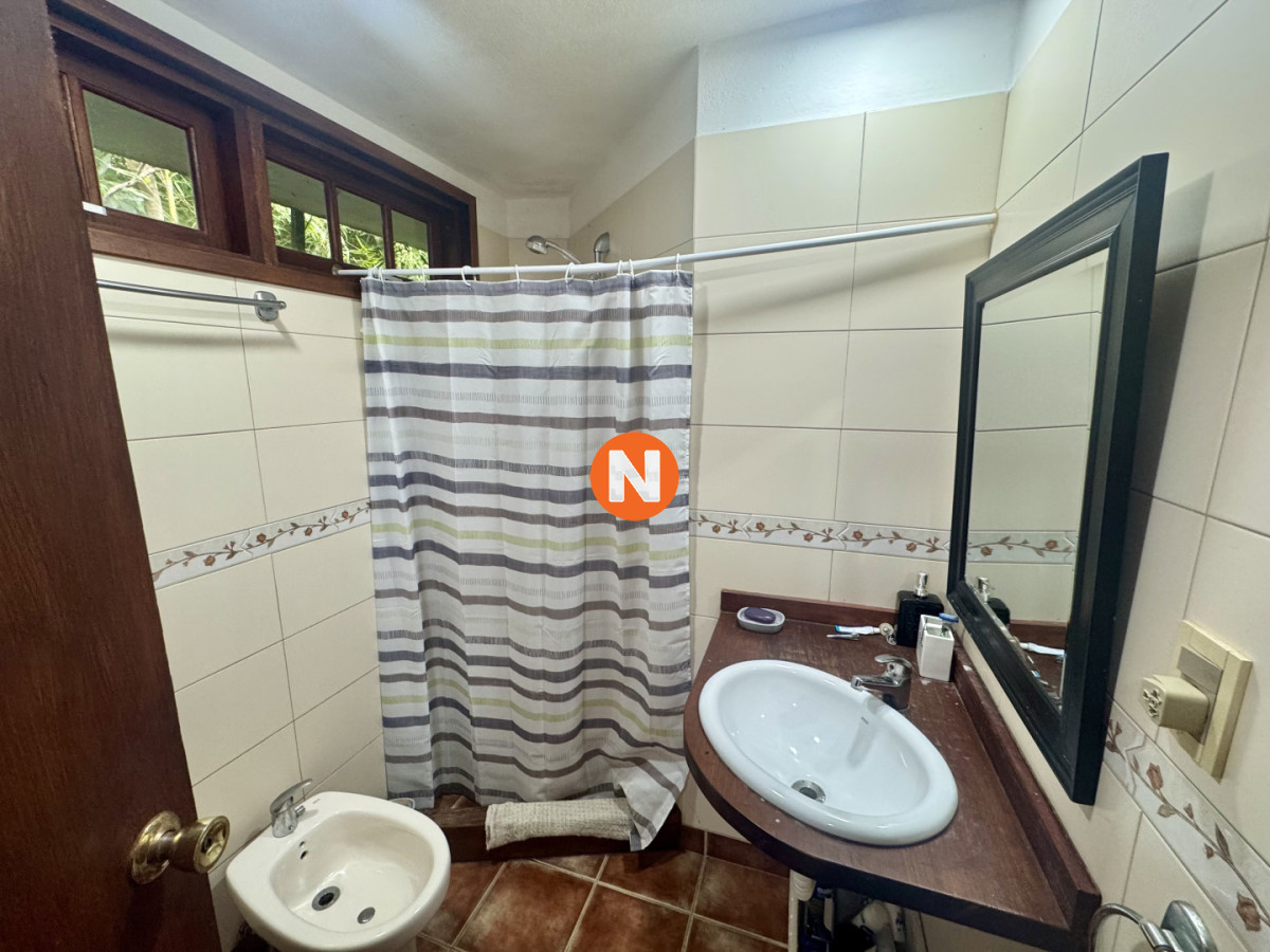 Casa Ref.225354 - Venta Casa 3 dormitorios + dependencia. Rincón del indio, Punta del Este. 