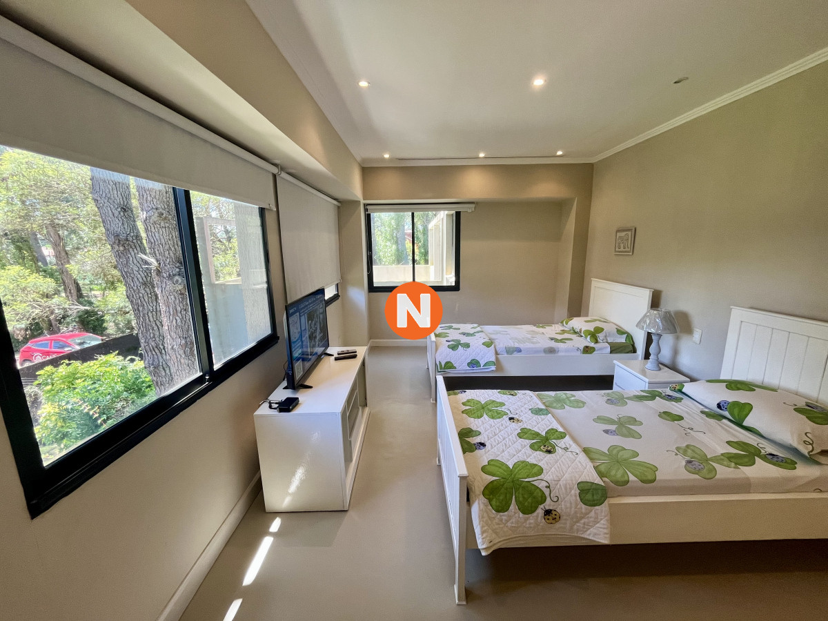 Casa Ref.226093 - Venta casa 5 dormitorios. Playa brava, Punta del Este