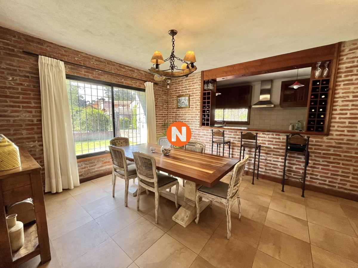 Casa Ref.223161 - Venta espectacular casa en Punta del Este, Pinares - 4 dormitorios