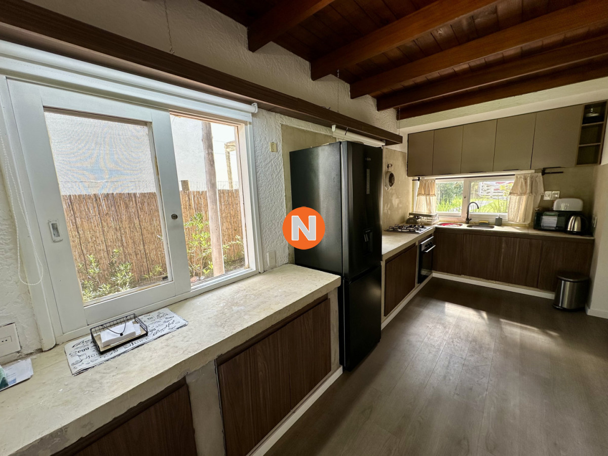 Casa Ref.225354 - Venta Casa 3 dormitorios + dependencia. Rincón del indio, Punta del Este. 