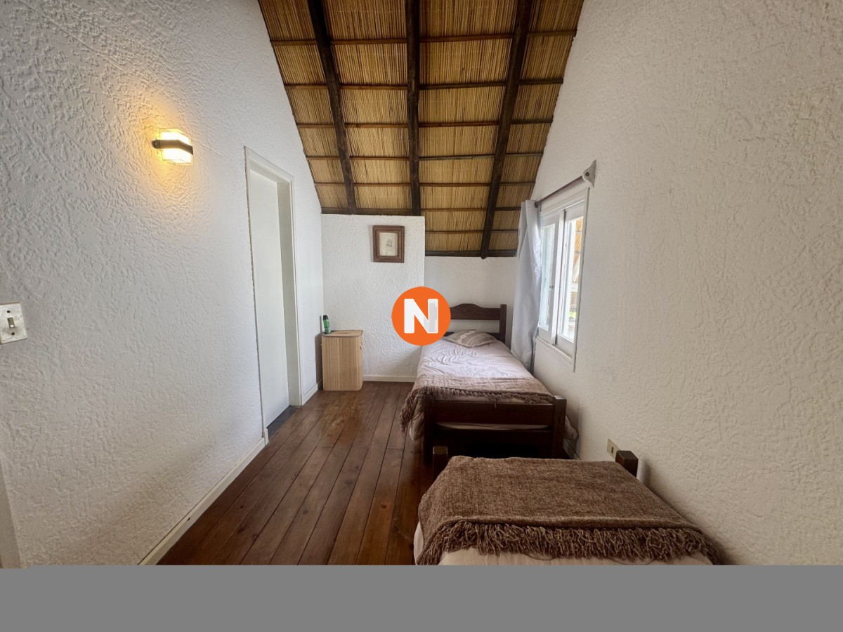 Casa Ref.225354 - Venta Casa 3 dormitorios + dependencia. Rincón del indio, Punta del Este. 