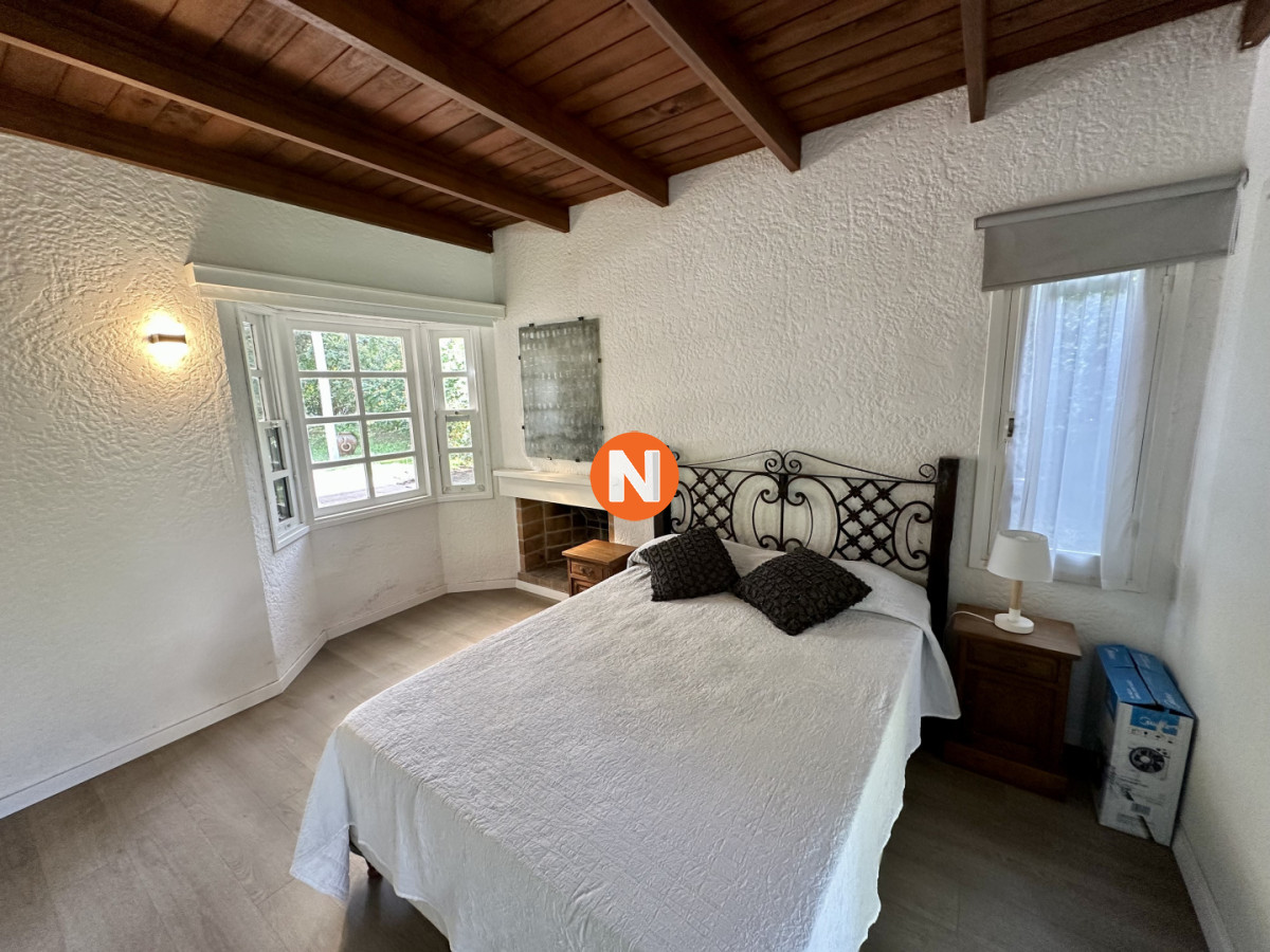 Casa Ref.225354 - Venta Casa 3 dormitorios + dependencia. Rincón del indio, Punta del Este. 