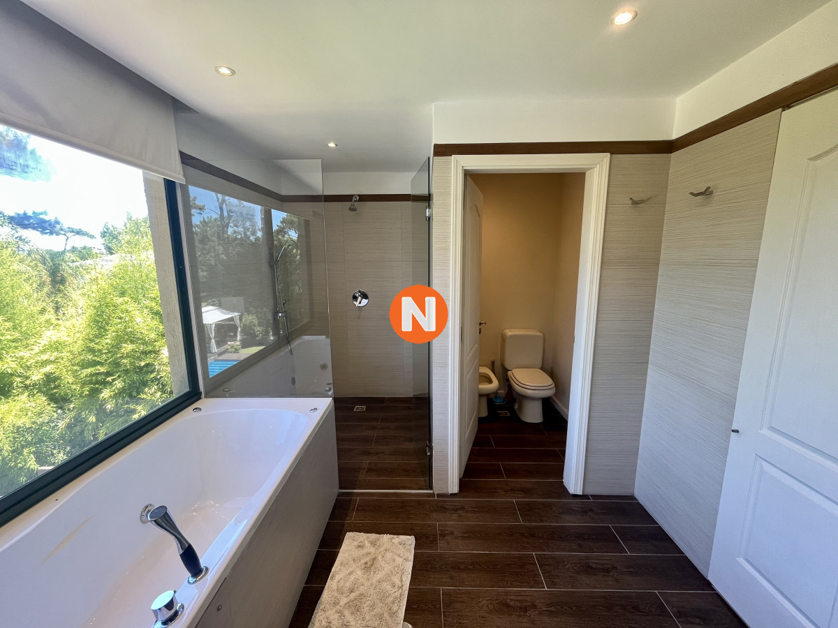 Casa Ref.226093 - Venta casa 5 dormitorios. Playa brava, Punta del Este