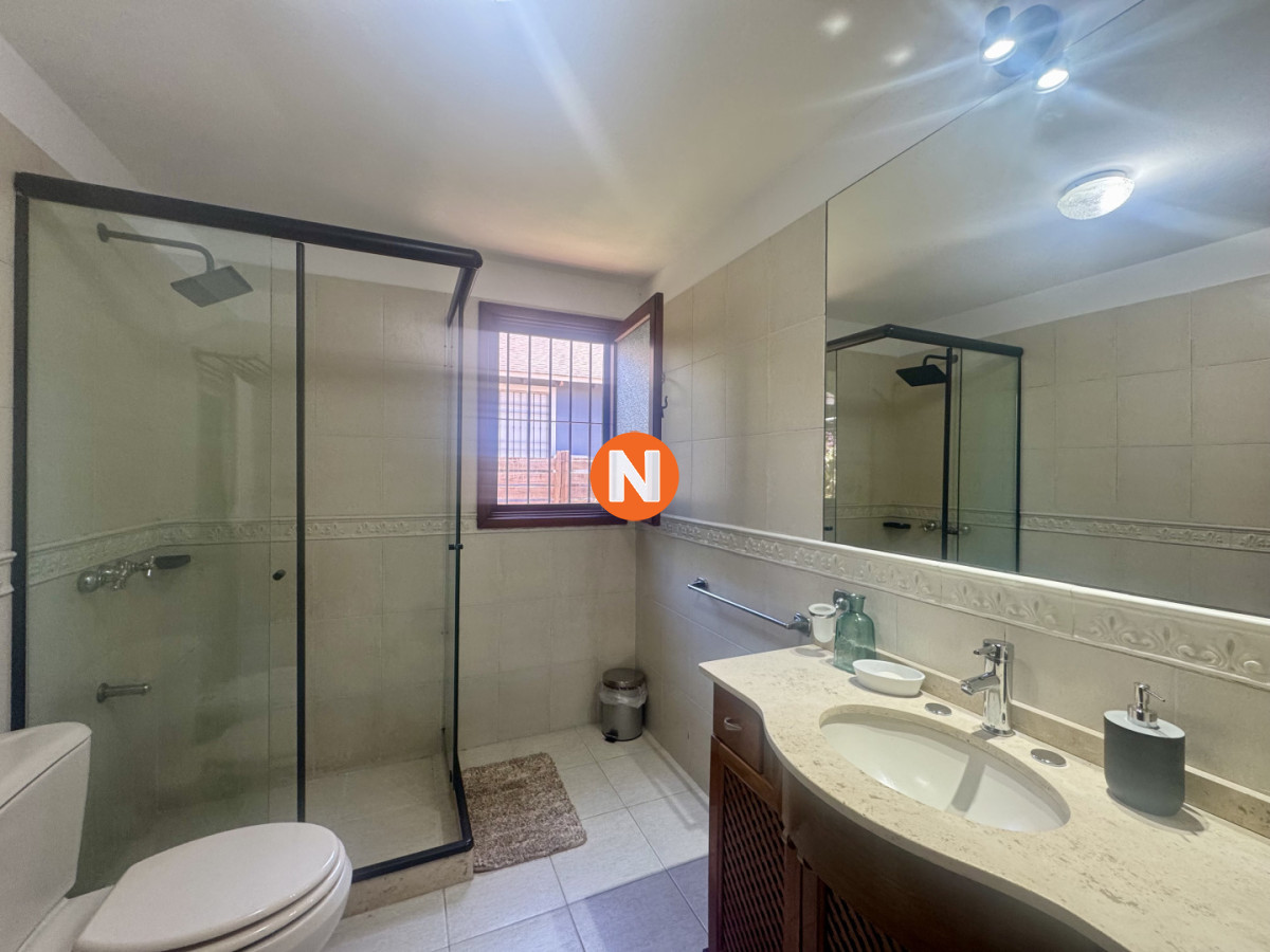 Casa Ref.224927 - Venta. Casa. 4 dormitorios 