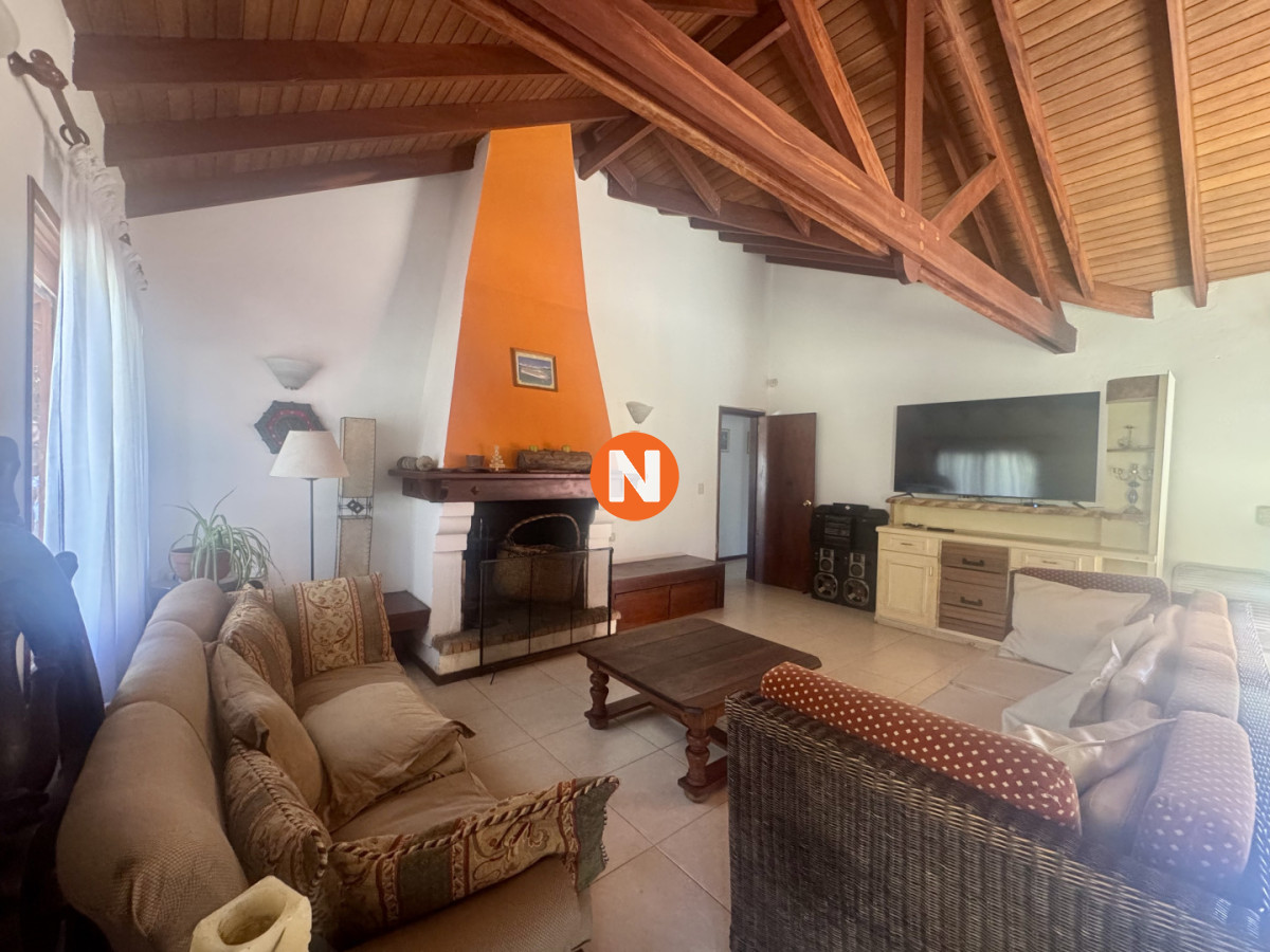 Casa Ref.224927 - Venta. Casa. 4 dormitorios 