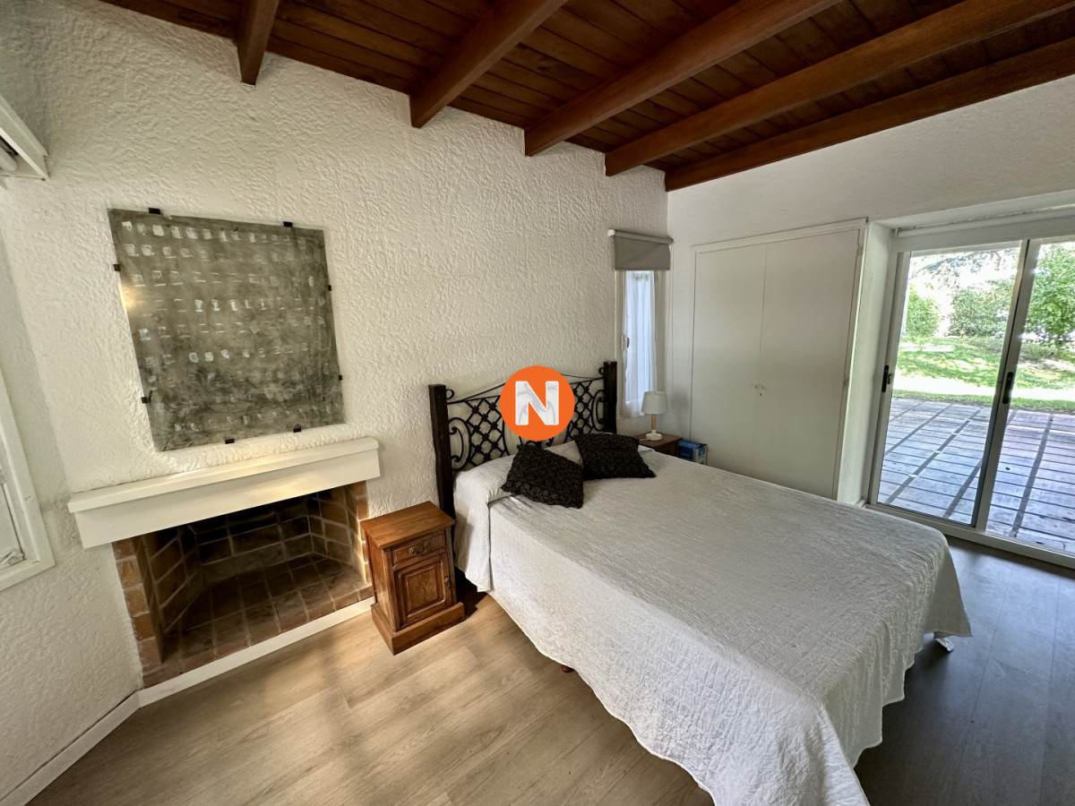 Casa Ref.225354 - Venta Casa 3 dormitorios + dependencia. Rincón del indio, Punta del Este. 