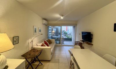 Venta apartamento 3 dormitorios. Penisnuala, Punta del Este.