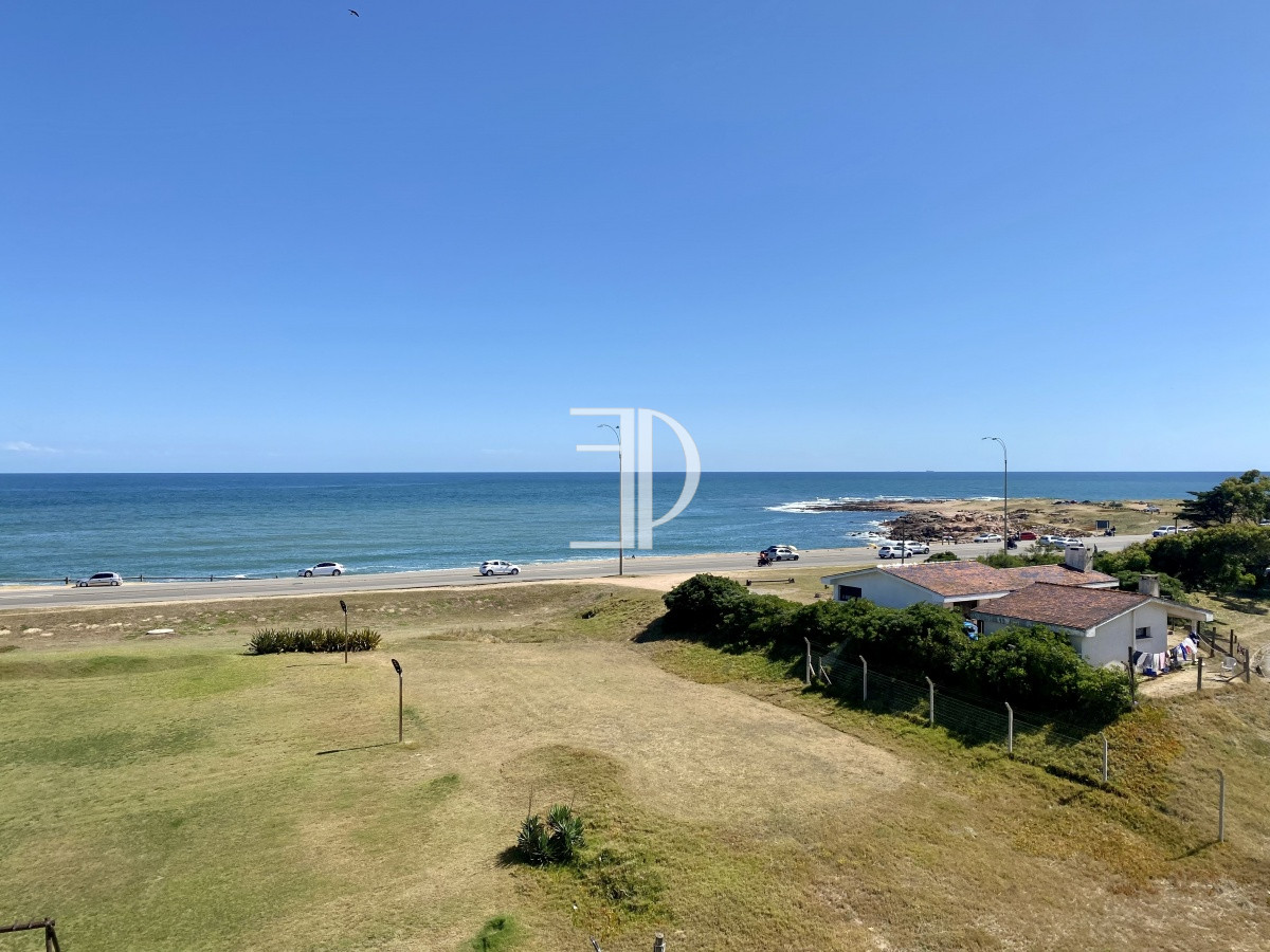 Apartamento ID.579 - Venta apartamento 1 dormitorio Playa mansa Punta del Este. 