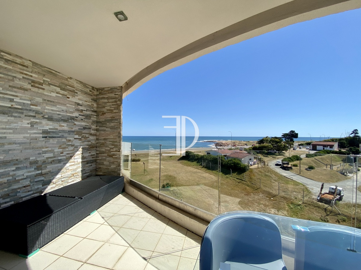 Apartamento ID.579 - Venta apartamento 1 dormitorio Playa mansa Punta del Este. 