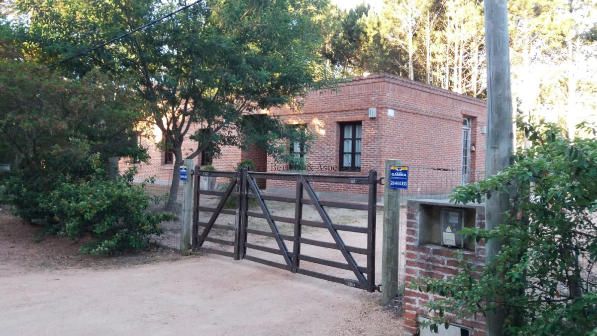 Casa ID.333 - Hermosa casa con gran metraje de terreno!