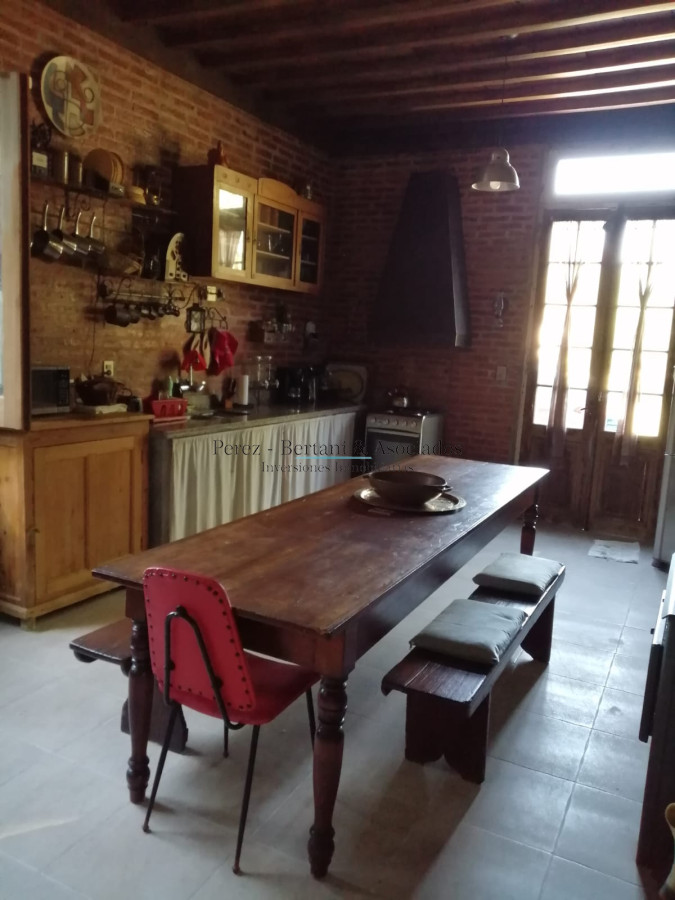 Casa ID.333 - Hermosa casa con gran metraje de terreno!