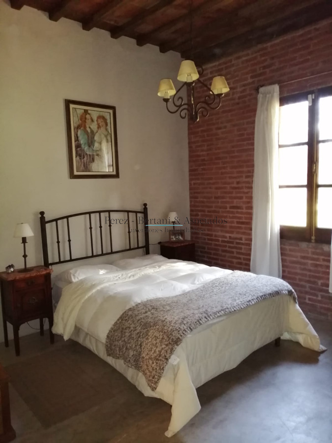 Casa ID.333 - Hermosa casa con gran metraje de terreno!