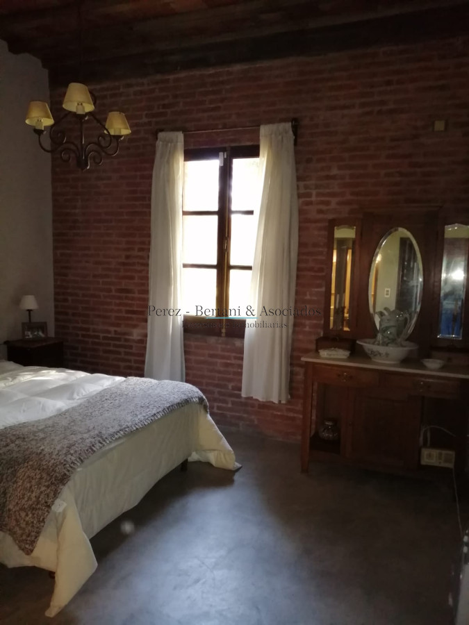 Casa ID.333 - Hermosa casa con gran metraje de terreno!