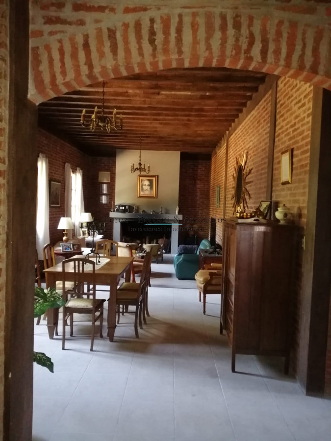 Casa ID.333 - Hermosa casa con gran metraje de terreno!