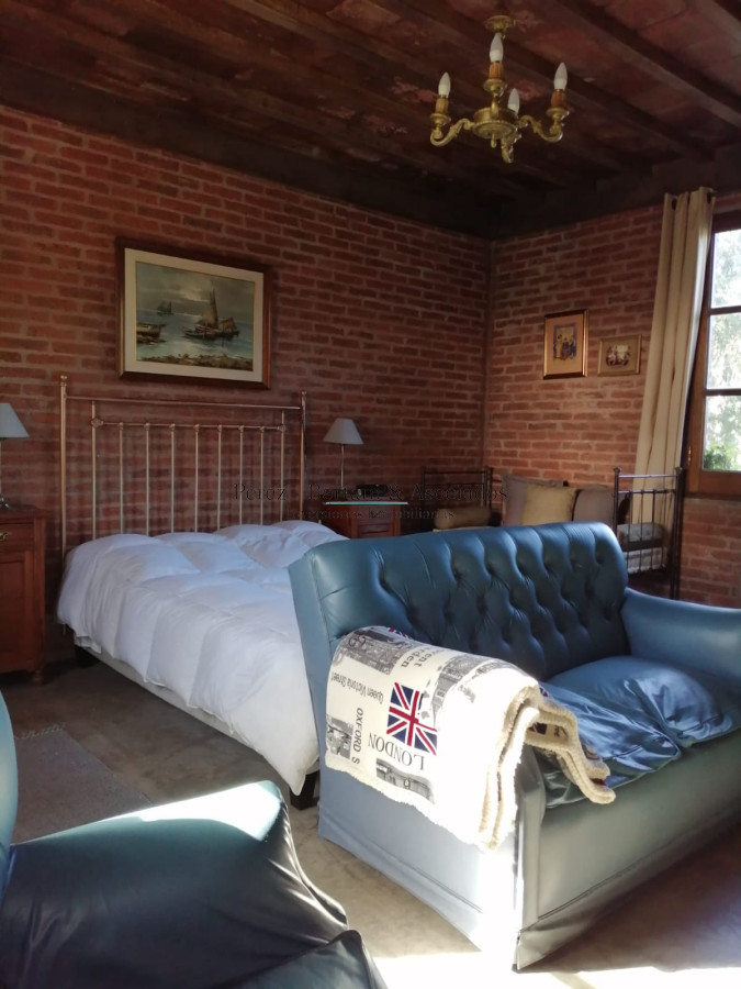 Casa ID.333 - Hermosa casa con gran metraje de terreno!