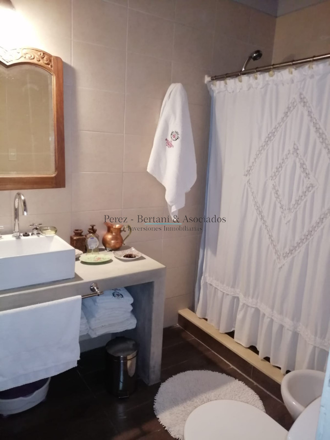 Casa ID.333 - Hermosa casa con gran metraje de terreno!