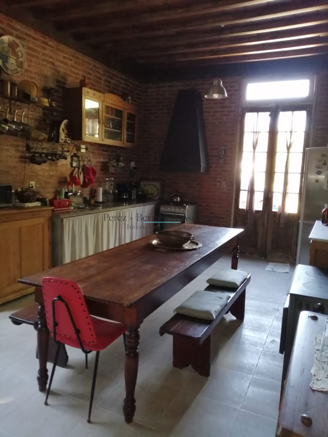 Casa ID.333 - Hermosa casa con gran metraje de terreno!