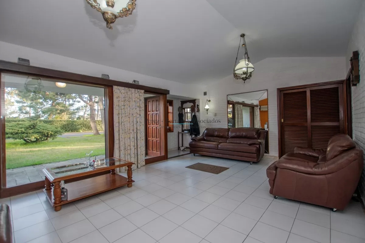 Casa ID.332 - venta casa 4 dormitorios Punta del Este 