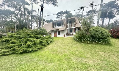 Venta Casa Quincho - 4 Dormitorios + Pileta - Pinares Punta Del Este