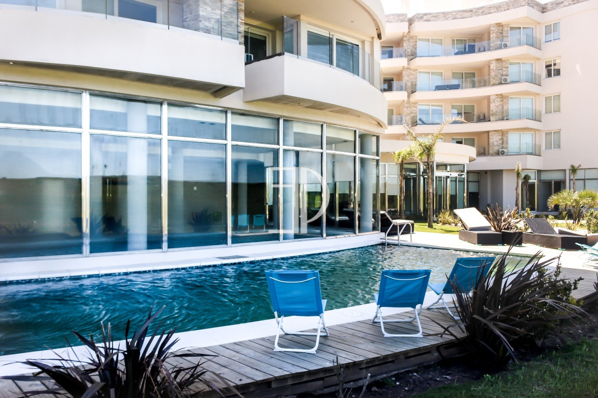 Apartamento ID.579 - Venta apartamento 1 dormitorio Playa mansa Punta del Este. 