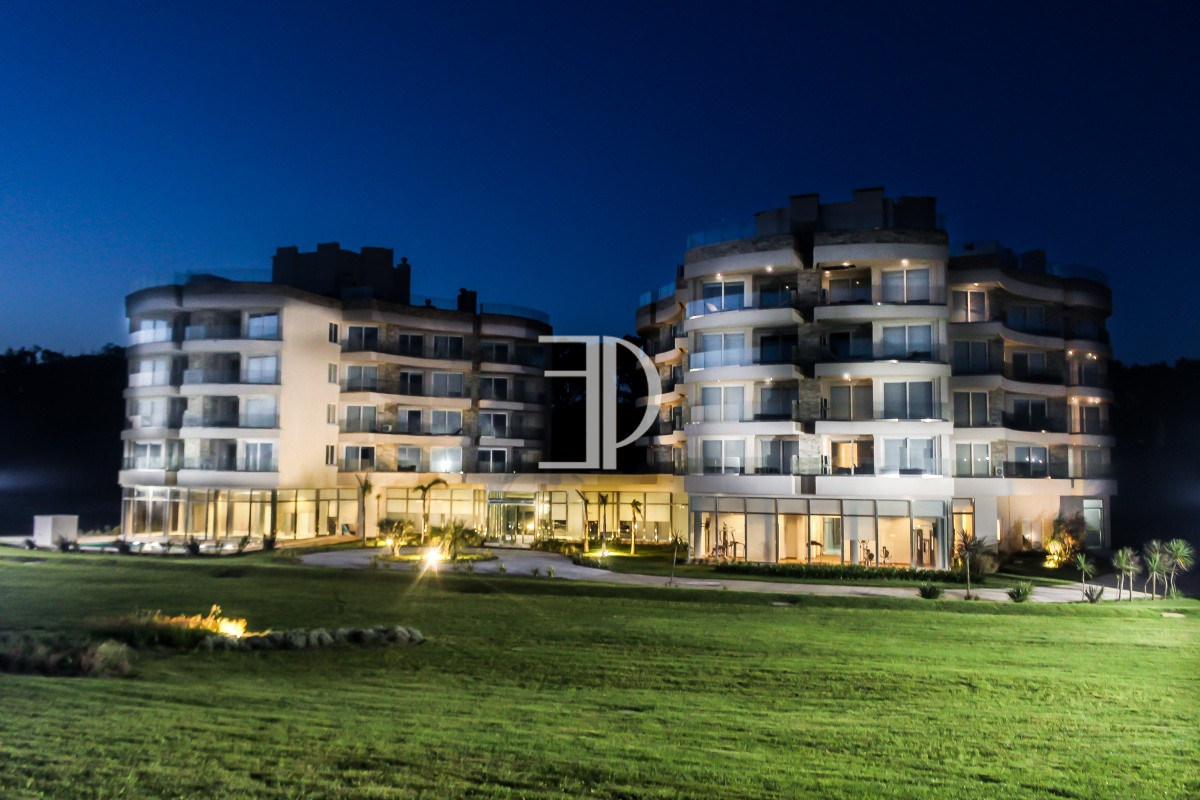 Apartamento ID.579 - Venta apartamento 1 dormitorio Playa mansa Punta del Este. 