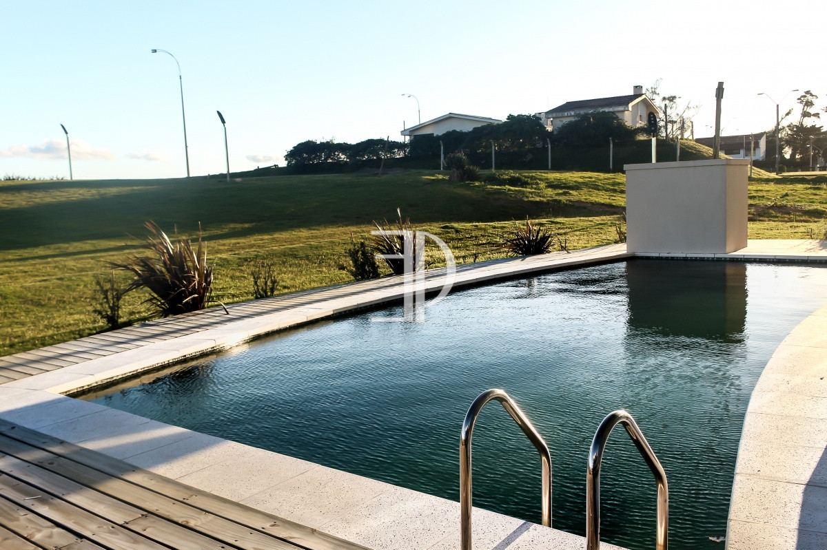 Apartamento ID.579 - Venta apartamento 1 dormitorio Playa mansa Punta del Este. 