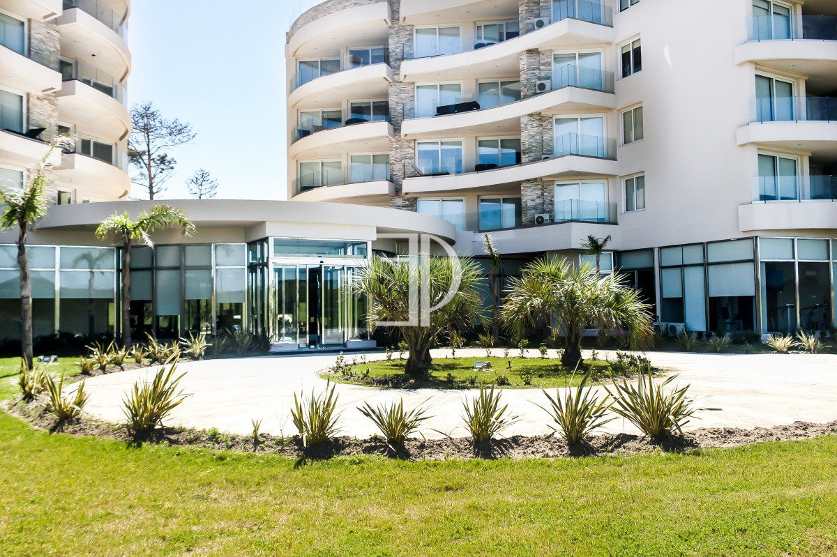 Apartamento ID.579 - Venta apartamento 1 dormitorio Playa mansa Punta del Este. 