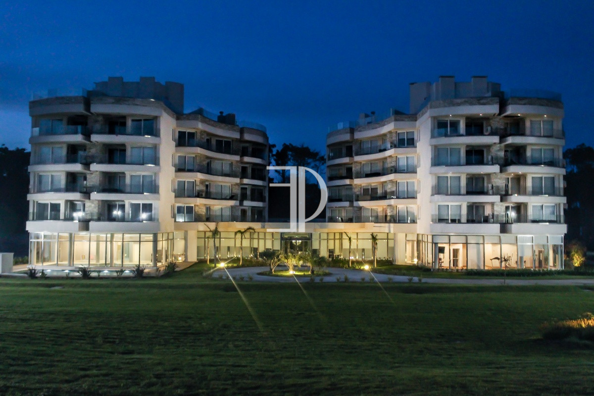 Apartamento ID.579 - Venta apartamento 1 dormitorio Playa mansa Punta del Este. 